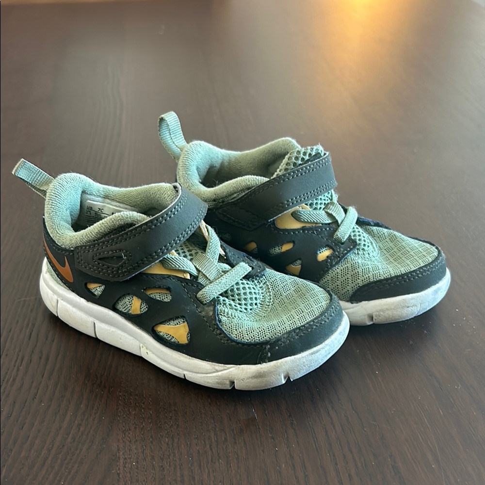 Nike Kids' Free Run 2